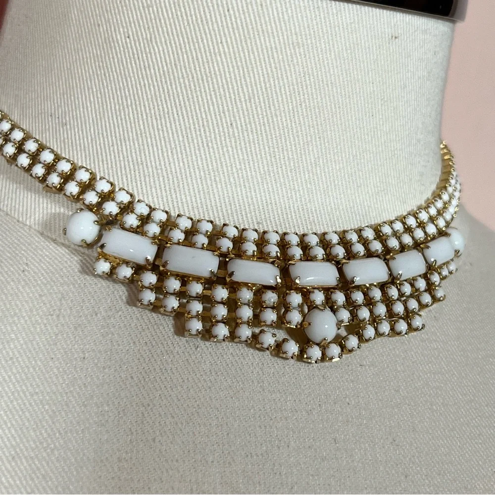 Antique 1940's Retro Art Deco White Milk Glass Emerald Cut Choker Necklace